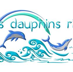 Les Dauphins Rieurs