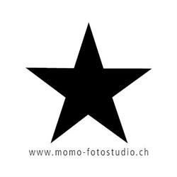 momo FOTOSTUDIO