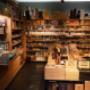 Begehbarer Walk-in Humidor mit nahezu 1000 verschiedenen Zigarren aus aller Welt. Große Auswahl an Premium Zigarren, kubanischen Zigarren, dominikanischen Zigarren und exklusiven Raritäten unter optimalen Lagerbedingungen.