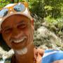 Hi, ich bin Eric und vertrete die Vision von Handpanworld im Kanton Zug in der Zentralschweiz.
Die Fähigkeit, flexible Musikalische Szenarien auf der Lebensbühne sowie im Lebensalltag zu reflektieren ist eine große Passion. Sich selber als Musiker immer wieder neu zu erfinden, Musikalische Abläufe aus der strukturierten Routine zu bewegen, ist großartig.