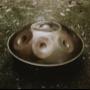 Die Spirit Wave Handpans eignen sich auf Grund des sehr klaren und feinen Klangs gut für Studio-Aufnahmen. Aus gutem Grund werden sie deswegen auch besonders gerne zur Begleitung von Meditation, Yoga und Klangreisen verwendet. Die Klänge öffnen einen Raum des inneren Erlebens, der Achtsamkeit und des sinnlichen Spürens.

Du kannst die Spirit Wave Handpan im Handpan Showroom Kanton Zug - Schweiz ausprobieren und kaufen oder bei www.Handpan.World online bestellen.