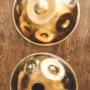 Die Extended Scales Handpans besitzen zusätzlichen Tonfeldern auf der Unterseite der Handpan -  sogenannten Bottomnotes.  Zu diesen gehören Handpans ab 12 und bis zu 24 Tonfeldern.
Diese Instrumente ermöglichen eine größere Variabilität in der Spielweise und ein größeres Spektrum zum Komponieren. Durch die erweiterte Anzahl an Tonfeldern entstehen weitere Tonfolgen (Scales/Stimmungen), als die vorgegebene Stimmung.

Du kannst die Extended Scales Handpan im Handpan Showroom Kanton Zug - Schweiz ausprobieren und kaufen oder bei www.Handpan.World online bestellen.