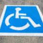 Barrierefreier Zugang für alle

Bymed legt großen Wert auf barrierefreien Zugang. Unsere Fahrzeuge sind so konzipiert, dass sie den Bedürfnissen von Rollstuhlfahrern, Menschen mit Gehbehinderungen und anderen Mobilitätseinschränkungen gerecht werden. Wir stellen sicher, dass unsere Passagiere problemlos in unsere Fahrzeuge ein- und aussteigen können, ohne auf ihre Unabhängigkeit zu verzichten.