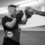 Ich habe durch meine Arbeit als Boxtrainer auch ein hohes Maß an körperlicher Fitness und mentale Stärke erreicht. Ich bin in der Lage harte Arbeit und harte Bedingungen zu ertragen und dennoch fokussiert und motiviert zu bleiben. Diese Fähigkeiten sind auch in einer schnelllebigen Arbeitsumgebung von großer Bedeutung.