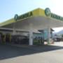 AGROLA Tankstelle in Reiden mit TopShop; grosse Überdachung; rechts blaues Gebäude mit Landi Logo ersichtlich