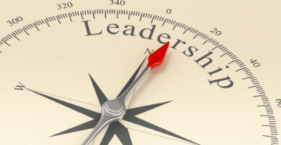 Kompass-ausrichten-durch-Leadership-in-Krisensituation-980x508
