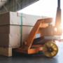 Die SEVIS Transport GmbH ist Ihr zuverlässiger Partner für Lieferungen von Stückgut. Seit unserer Gründung haben wir uns dem Ziel verschrieben, erstklassige Transportlösungen anzubieten, die den Bedürfnissen unserer Kunden gerecht werden. Mit Sitz in Murgenthal sind wir stolz darauf, unseren Kunden in der gesamten Region und darüber hinaus hochwertige Dienstleistungen anzubieten. Unser Unternehmen zeichnet sich durch einen ganzheitlichen Ansatz aus, der Lagerhaltung, Verpackung, Versand und Tracking umfasst. Wir verstehen die Komplexität und die Anforderungen des Stückguttransports und haben unsere Prozesse entsprechend optimiert, um einen nahtlosen Ablauf zu gewährleisten. Von kleinen Sendungen bis hin zu umfangreichen Ladungen bieten wir massgeschneiderte Lösungen, die auf die individuellen Anforderungen jedes Kunden zugeschnitten sind. Lassen Sie Ihr Stückgut bis zu 1 t von uns liefern.