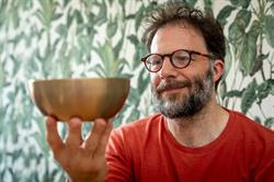 Nicolas Monguzzi — Avec le son — Massage sonore, massage relaxant