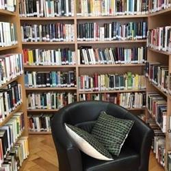 Biblioteca Ennio Cattaneo