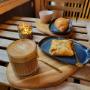 Oat Cappuccino und Vegane Backwaren