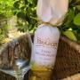 Gelber Muskateller Spätlese hellgoldener Süsswein mit Aromen von Limette, Grapefruit und gelbem Steinobst. Frische Säure und dezente Restsüsse sorgen für Balance und Sortentypizität am Gaumen.