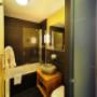 Bad Doppelzimmer Lifestyle im Eiger Selfness Hotel