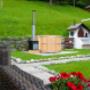 Hotpot aus Lärche (Schweiz) vom Schreiner in bester Qualität. Der Hotpot für Langlebigkeit mit Massage und Sprudel, Sonderanfertigung auf Mass für Wellness draussen Zuhause, der Outdoor-Pool mit Elektroheizung oder für Holz Ofen, Filter, Lärche, Zed