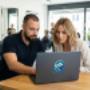 Beratungssituation bei gemeinsam DIGITAL – gemeinsame Arbeit an digitalen Lösungen, Automatisierung und KI-Einsatz für KMU.